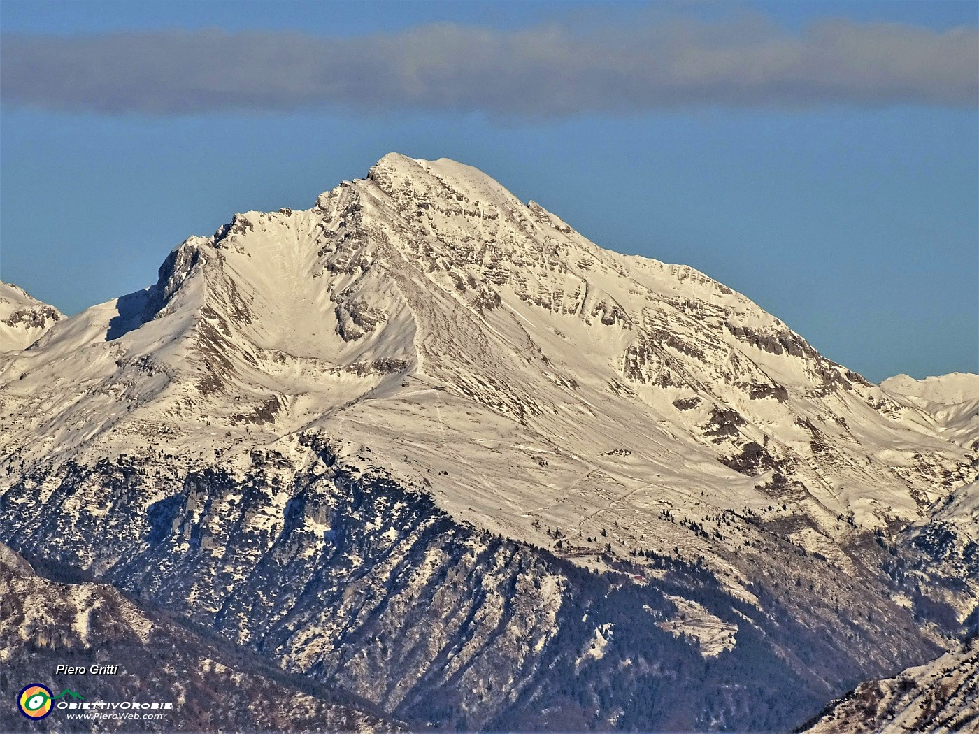 15 Zoom sul Pizzo Arera (2512 m).JPG -                                